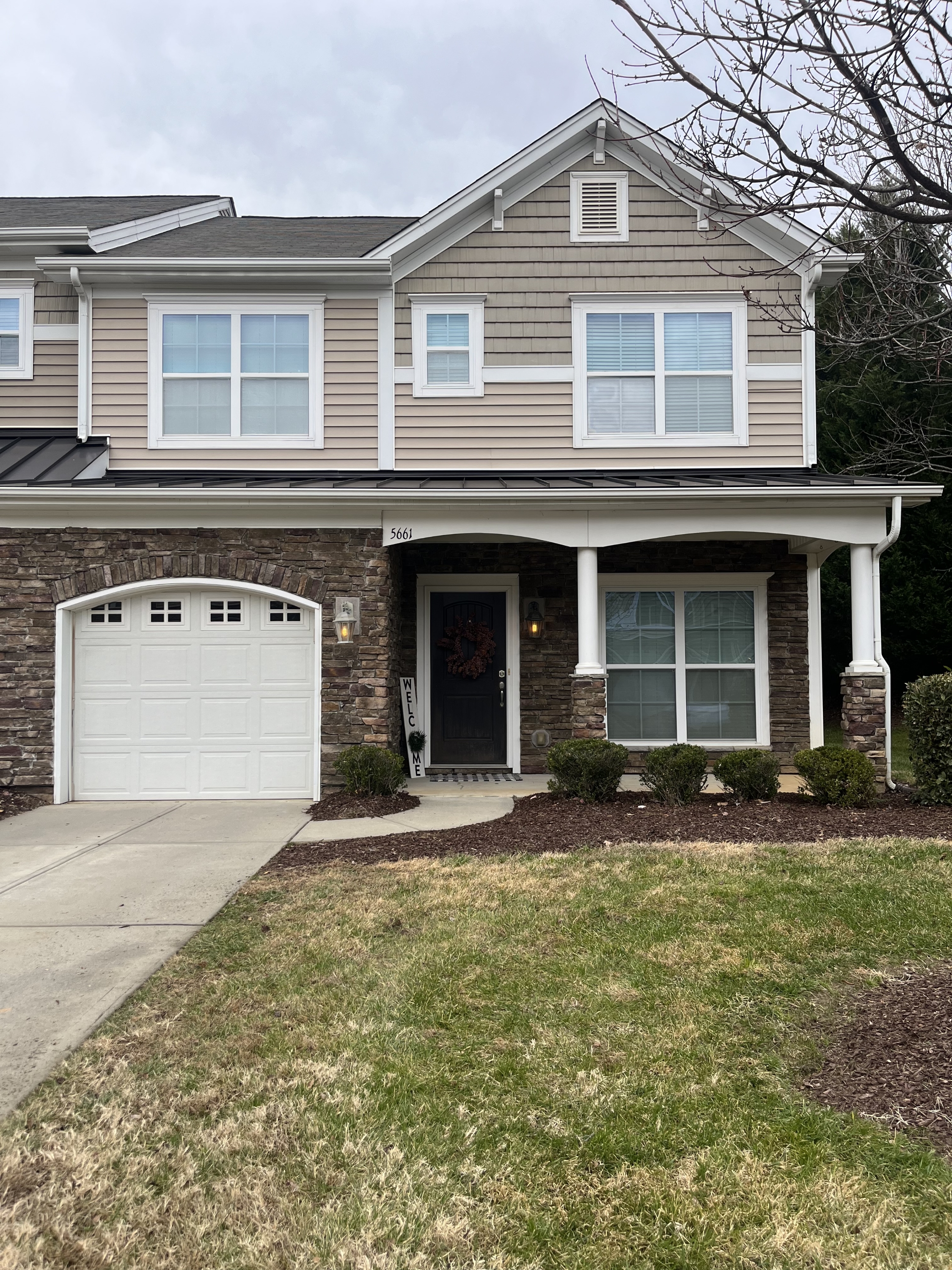 5661 Tipperlinn Way - 1